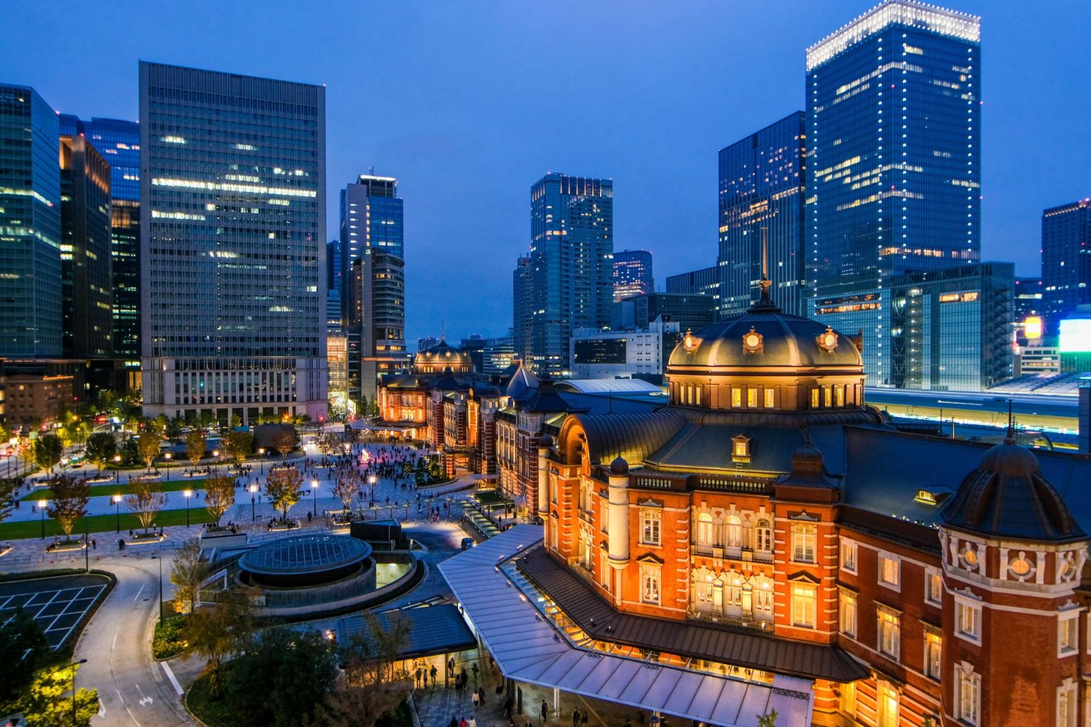 5 Photography Spots in Tokyo Station instagram picture guide book for photography in tokyo location